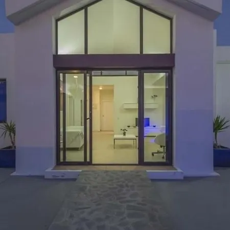 Stylish 4 Bedroom Villa Villa Playa Blanca