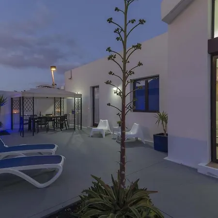 Stylish 4 Bedroom Villa Villa