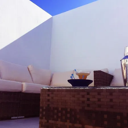 Stylish 4 Bedroom Villa *
