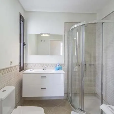 Stylish 4 Bedroom Villa بلايا بلانكا