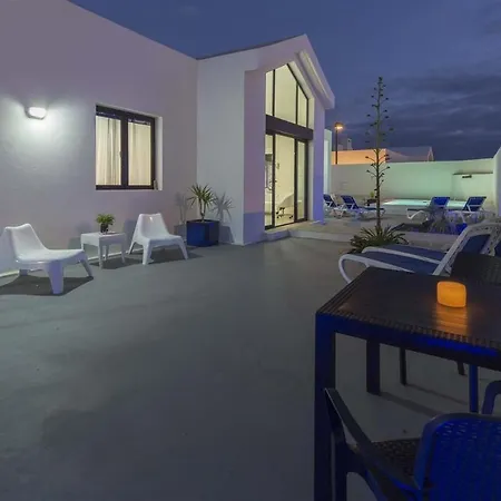 Stylish 4 Bedroom Villa فيلة