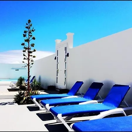 Stylish 4 Bedroom Villa بلايا بلانكا